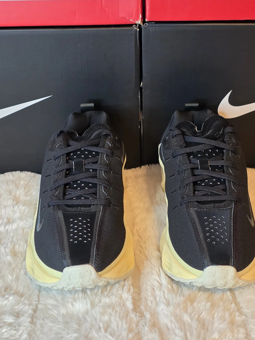 Nike Black & Pale Yellow Running Sneakers